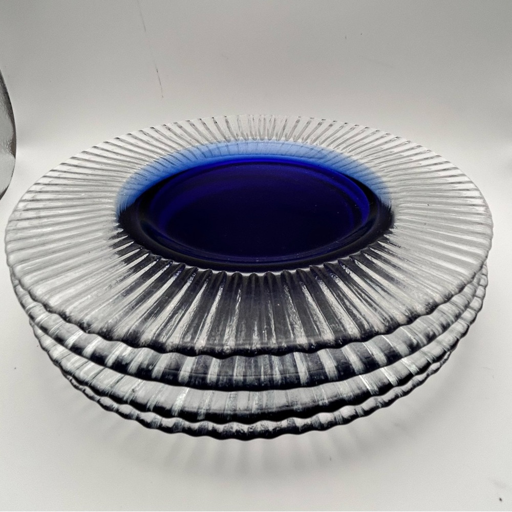 VTG SET OF 4 COBALT BLUE SALAD DESSERT PLATES CLEAR RIBBED EDGE 8.25” DIAMETER